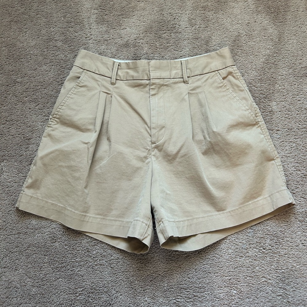 GAP Pleated Khaki Short